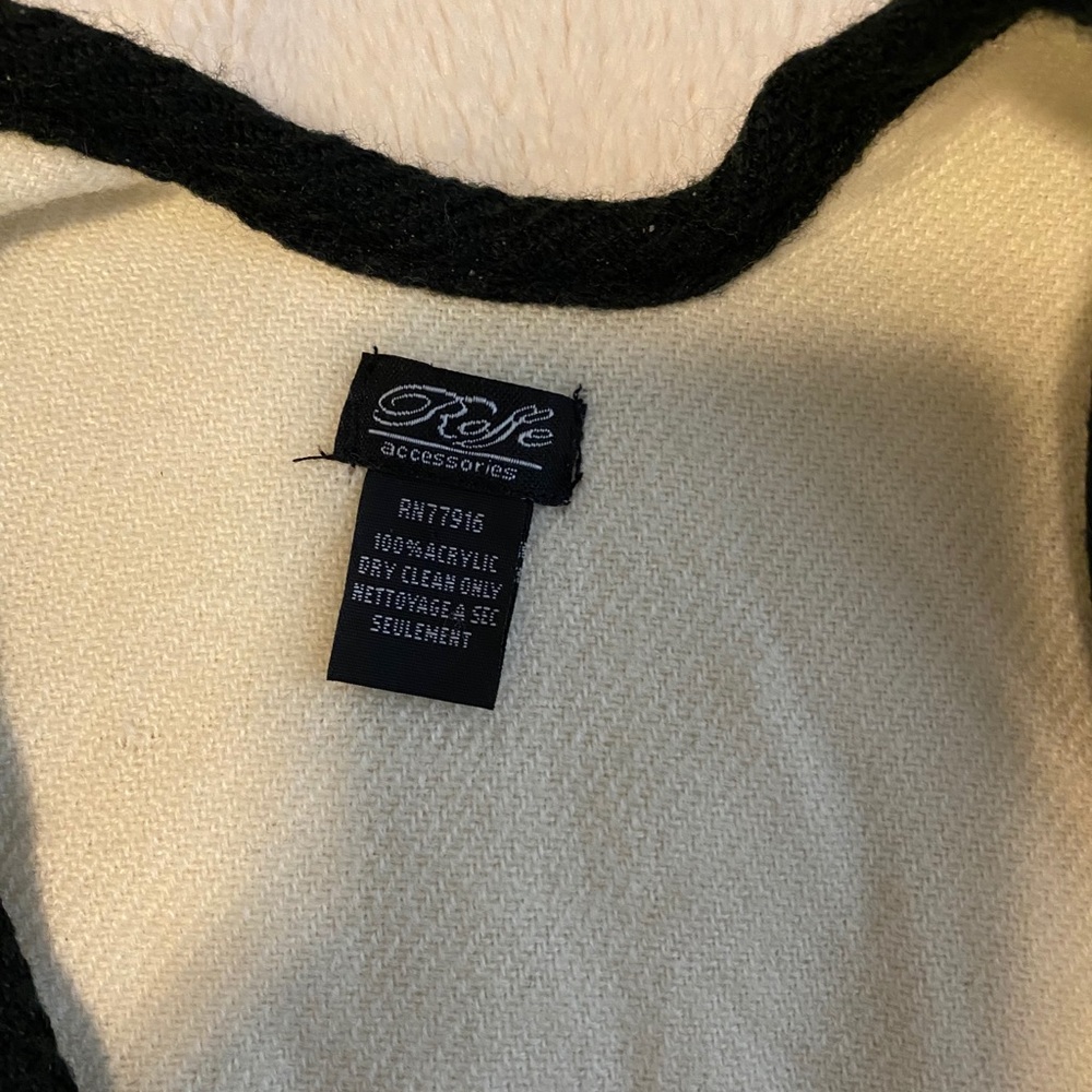 Cape/sweater - Picture 3 of 4